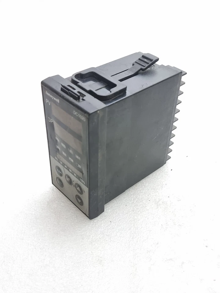 Honeywell DC1020CT-31100B-E Temperature Controller DC1020 Ac 85~265V (Used)